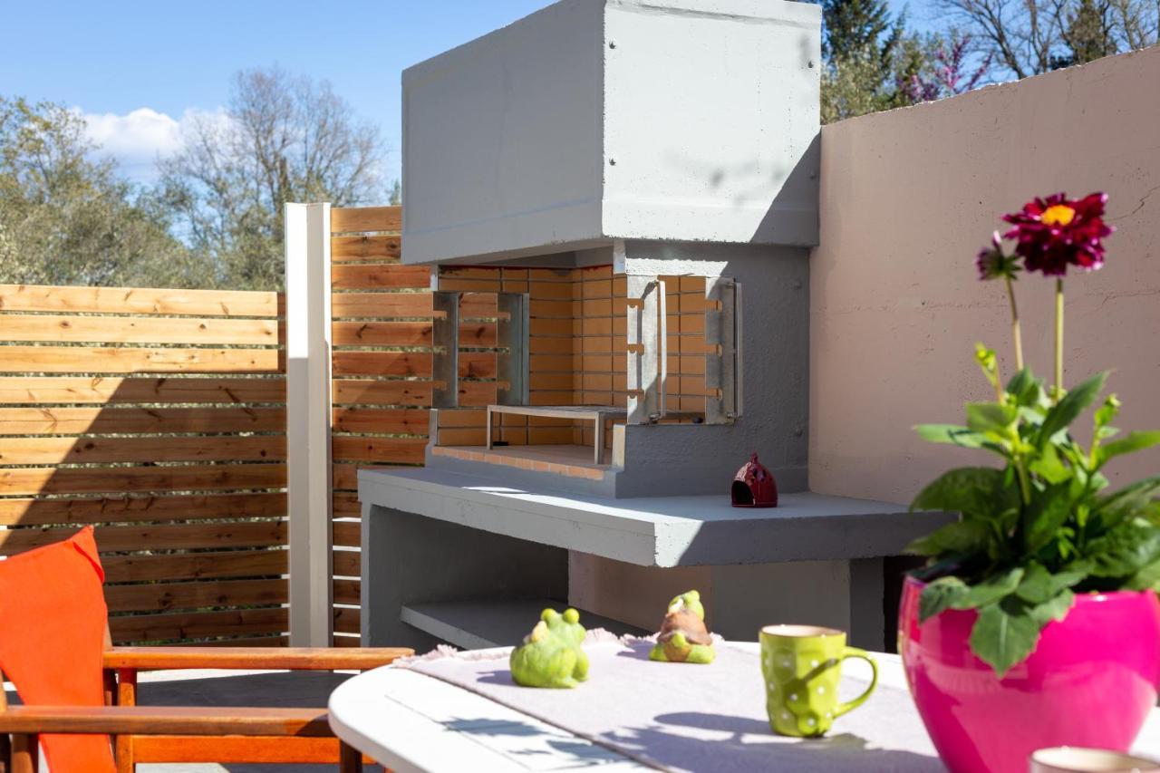 Nightingale Villa & Suites Corfu Gazátika エクステリア 写真